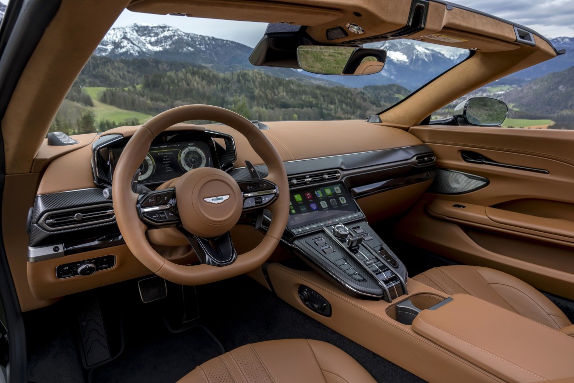 Aston Martin Vantage Roadster (Automatic)